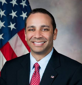 Arif Alikhan Headshot