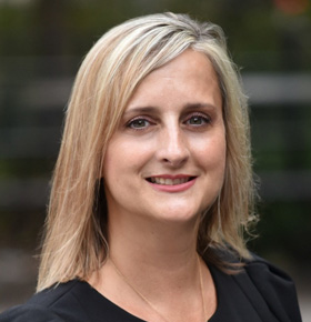 Tanya Meisenholder Headshot