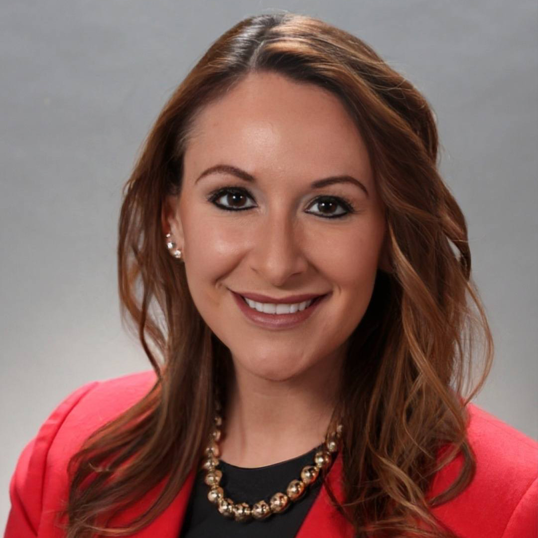 Amanda Lloyd headshot