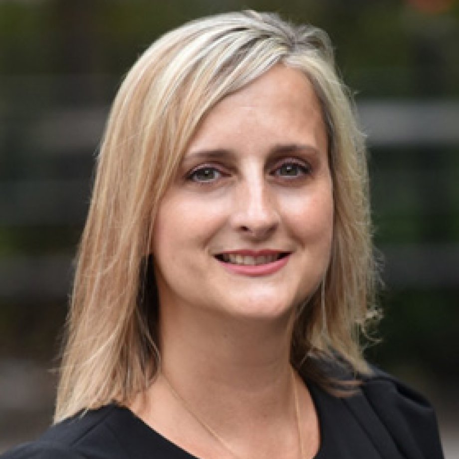 Tanya Meisenholder Headshot