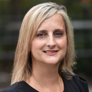 Tanya Meisenholder Headshot